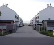 ogrodzenia w szeregowcach deweloperskich