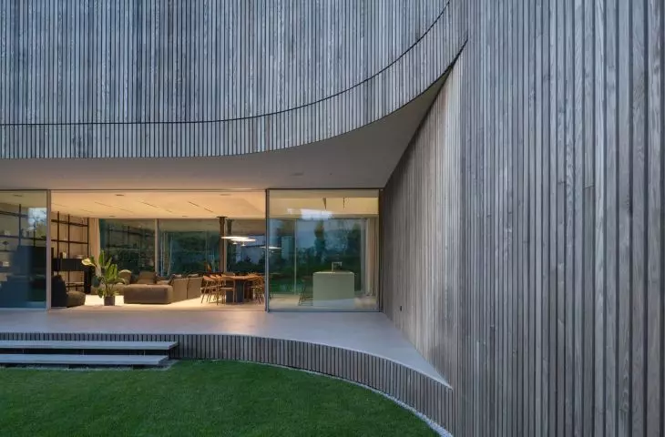 Two-sided house
