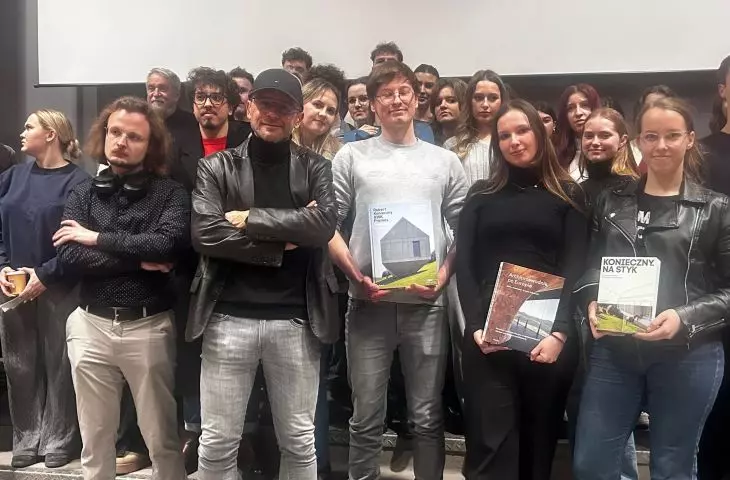 Robert Konieczny że studentami i studentkami Politechniki Gliwickiej