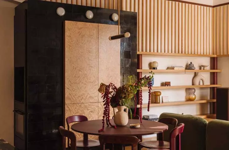 Mokotow townhouse in high craft version