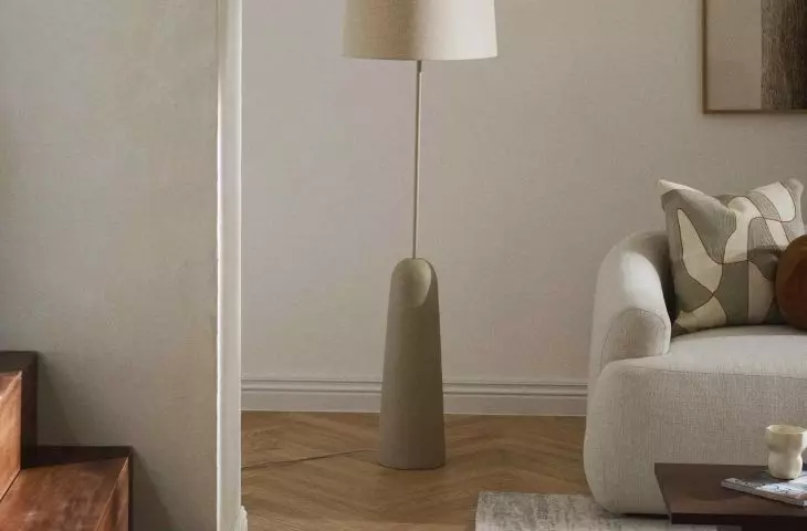 It is a color that does not force style decisions, but gives them a solid framework