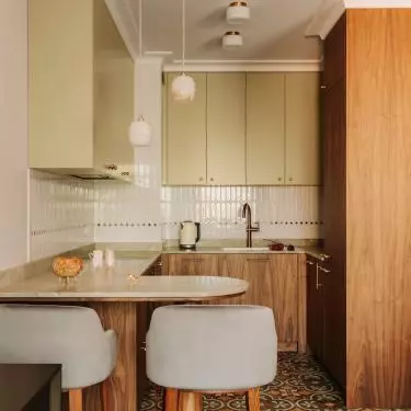 A feminine apartment with character from Buduar studio
