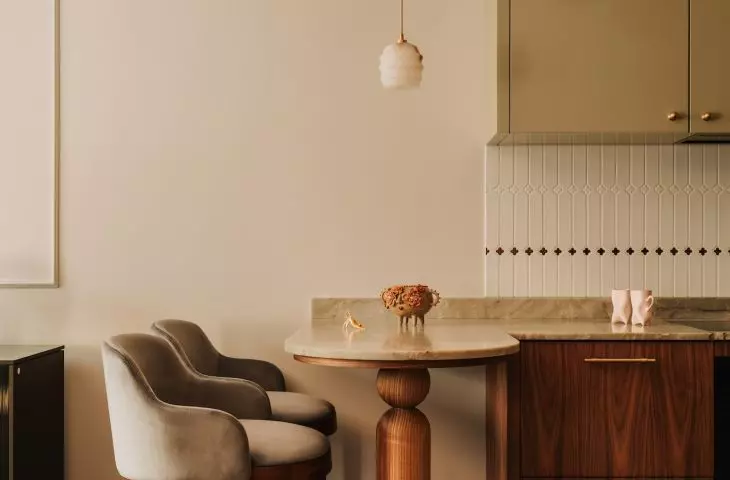 A feminine apartment with character from Buduar studio