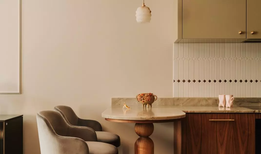 A feminine apartment with character from Buduar studio