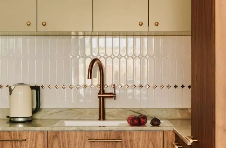 A feminine apartment with character from Buduar studio