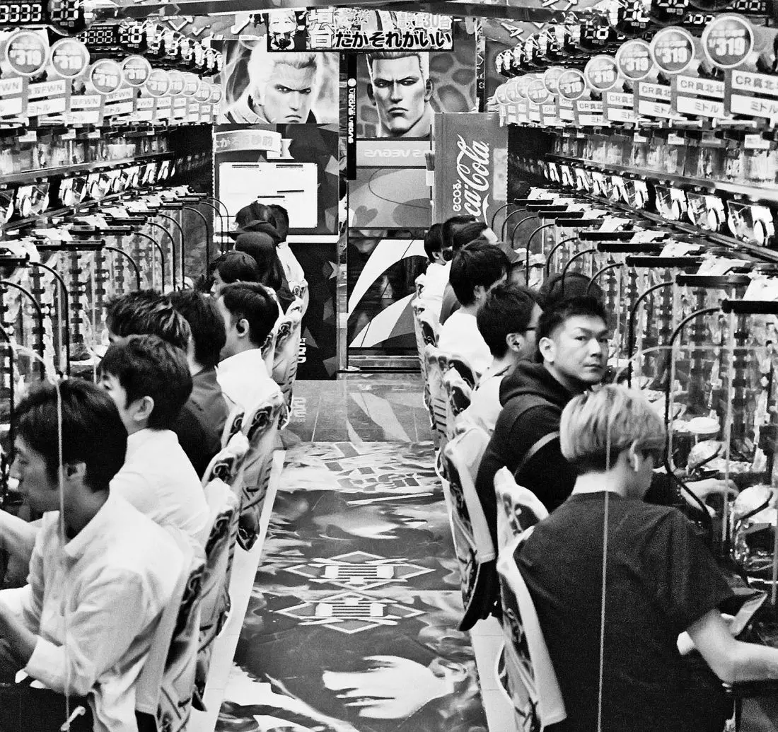 Pachinko —
japońskie kasyno z automatami