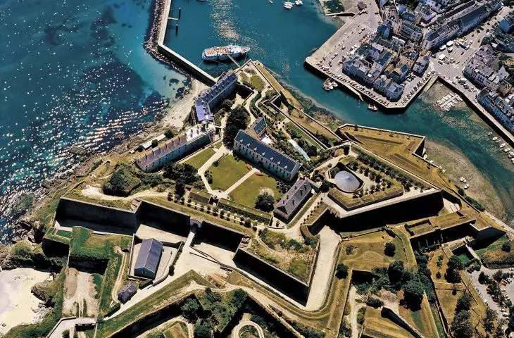 Restoration, modernization and adaptation of the citadel on the island of Belle-Île-en-Mer, 1991-2006