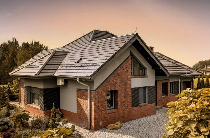 Braas Turmalin clay tile, anthracite color