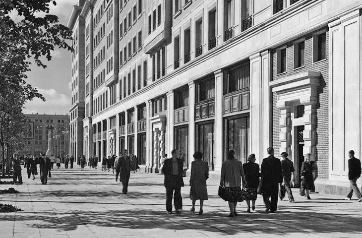 The western side of Marszalkowska Street, from Wilcza Street to Constitution Square, circa 1952 - this is where the fish, meat, fruit and milk bars were located