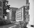 ulica Zoli, widok od alei Szucha w kierunku ulicy Marszałkowskiej,  ok. 1955 roku