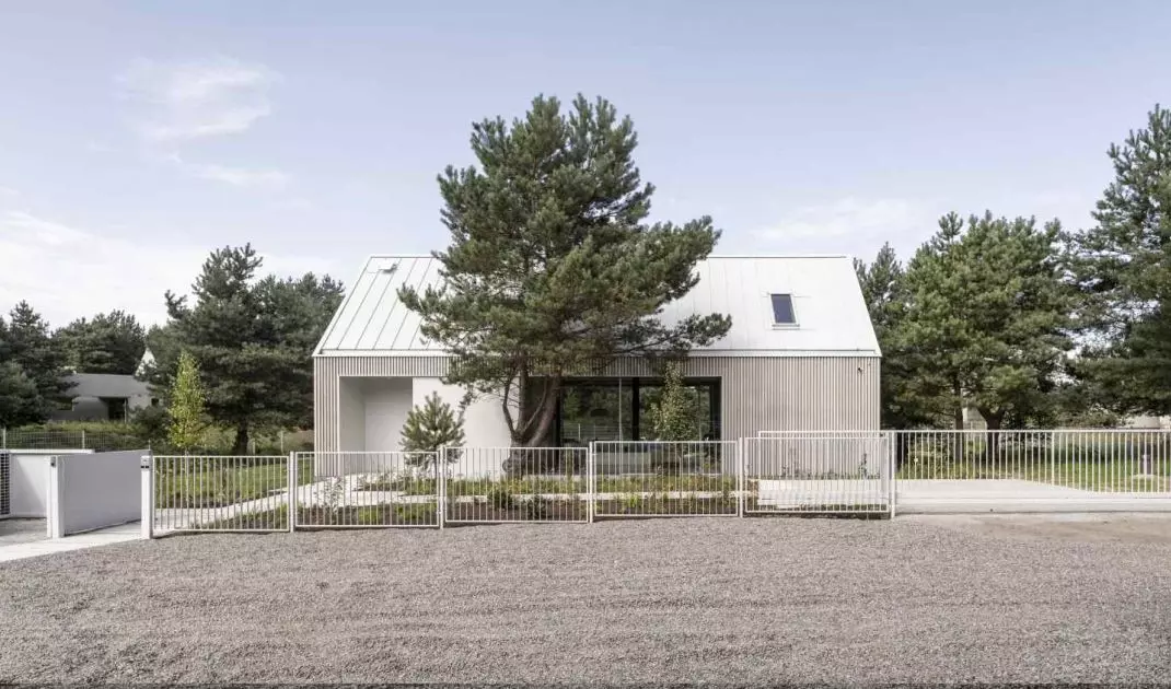 Kownatki Lake House