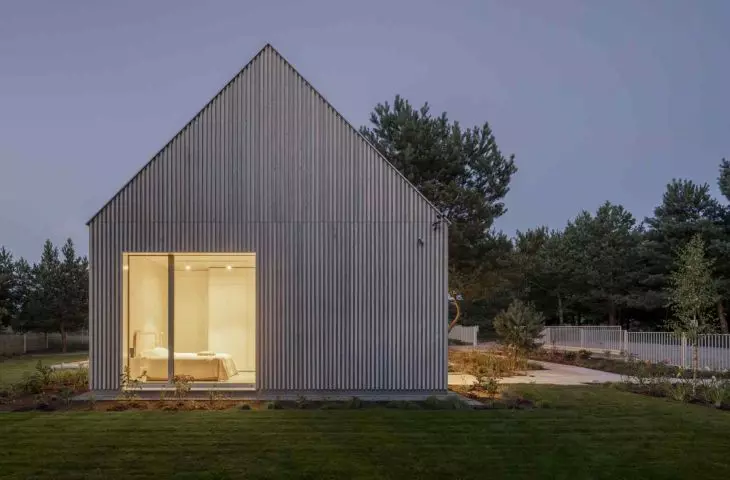 Kownatki Lake House