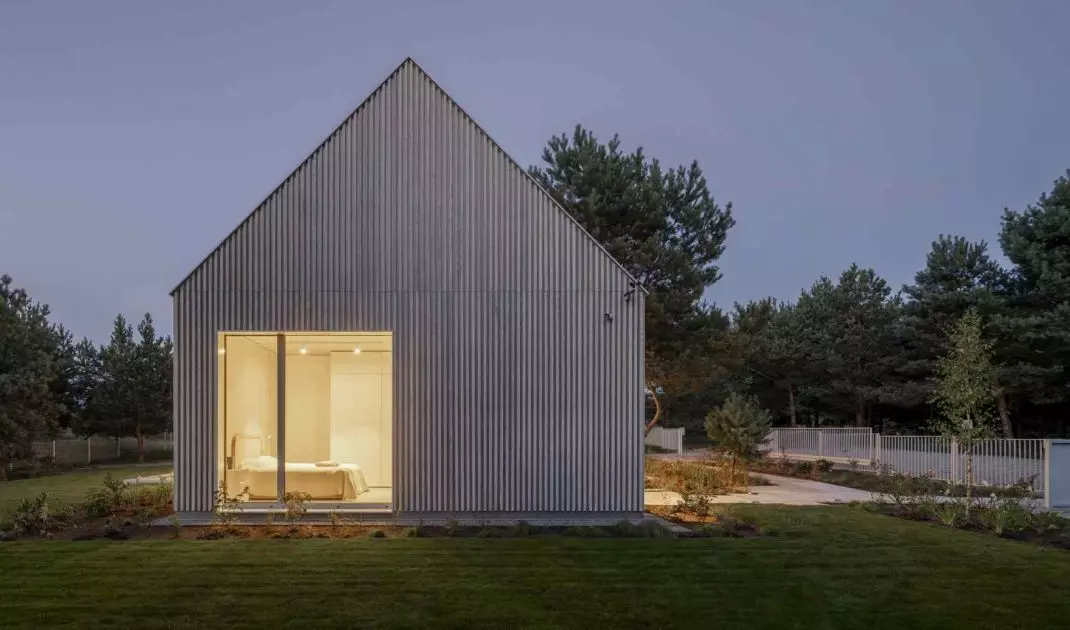 Kownatki Lake House