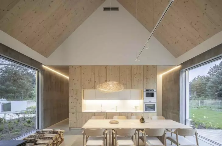 Kownatki Lake House