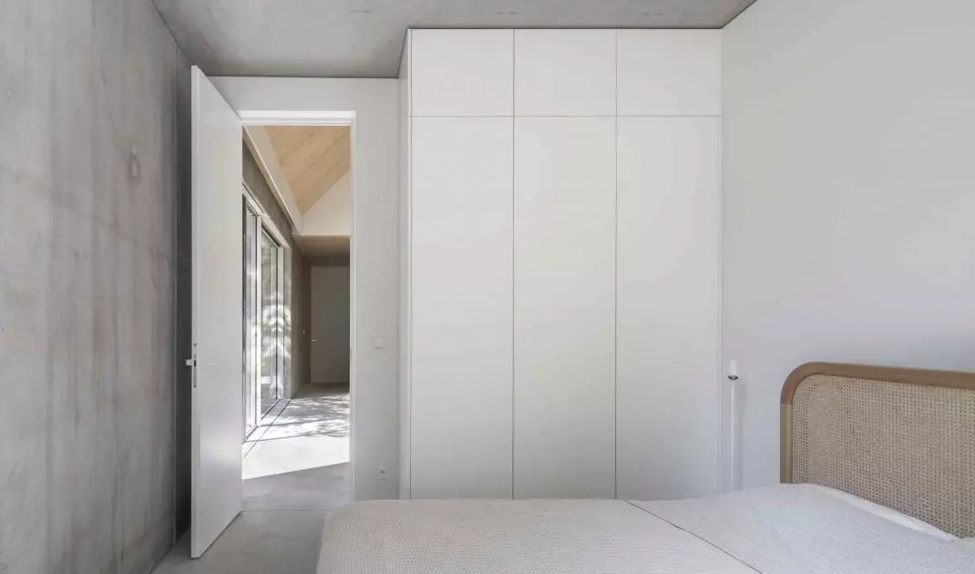Kownatki Lake House