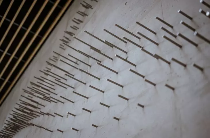 The installation was made of 560 stainless steel rods with a diameter of 15 millimeters