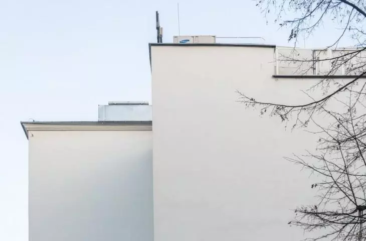 Photo of the facade of the Ochota Theater building