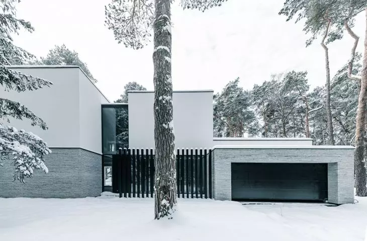 Rezydencja Betonowa Ściana w Konstancinie-Jeziornej