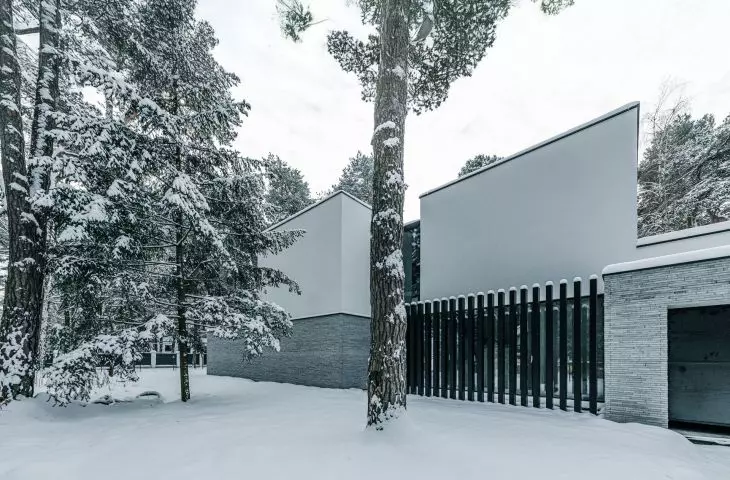 Rezydencja Betonowa Ściana w Konstancinie-Jeziornej