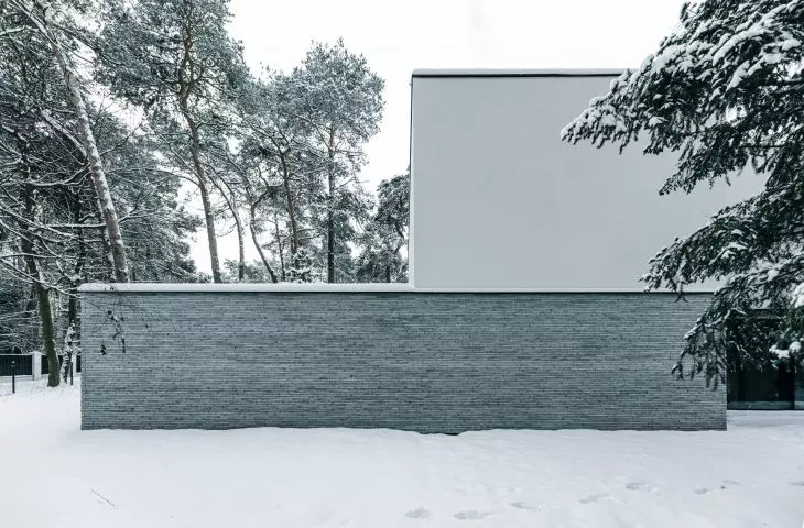 Rezydencja Betonowa Ściana w Konstancinie-Jeziornej