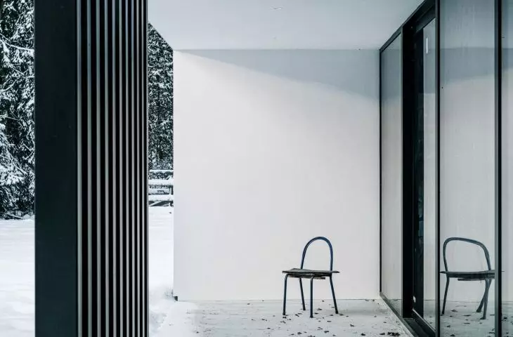 Concrete Wall Residence in Konstancin-Jeziorna