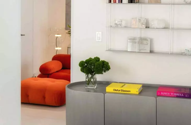 The interior underwent a major renovation, carried out in cooperation with Polish designer Julia Bimer, while Voytek Orent Design studio was responsible for the execution