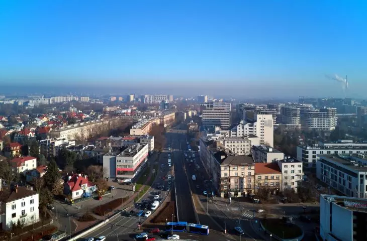 Widok na ulicę Mogilską w stronę wschodnią