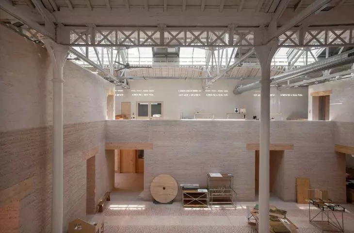 Lot 8 w Arles