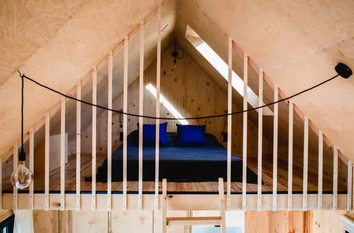Mezzanine bedroom 