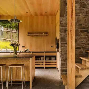Natural materials play a key role in the interior