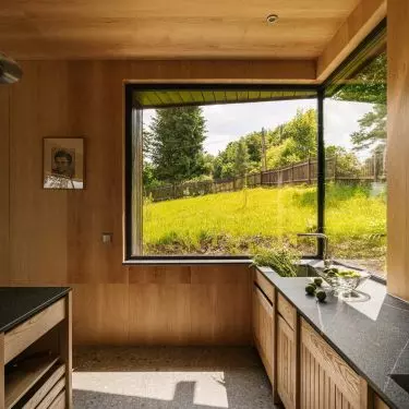 Year-round cottage