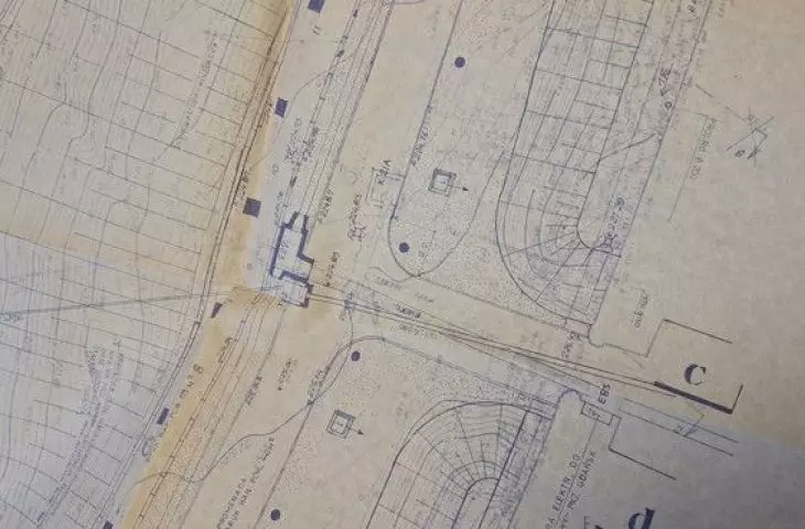 Oryginalna papierowa dokumentacja techniczna obiektu