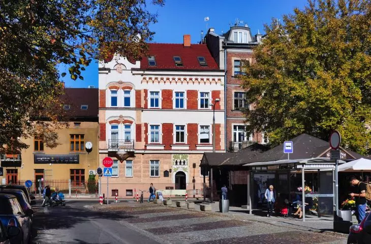 Okazałe kamienice przy Rynku Dębnickim w Krakowie