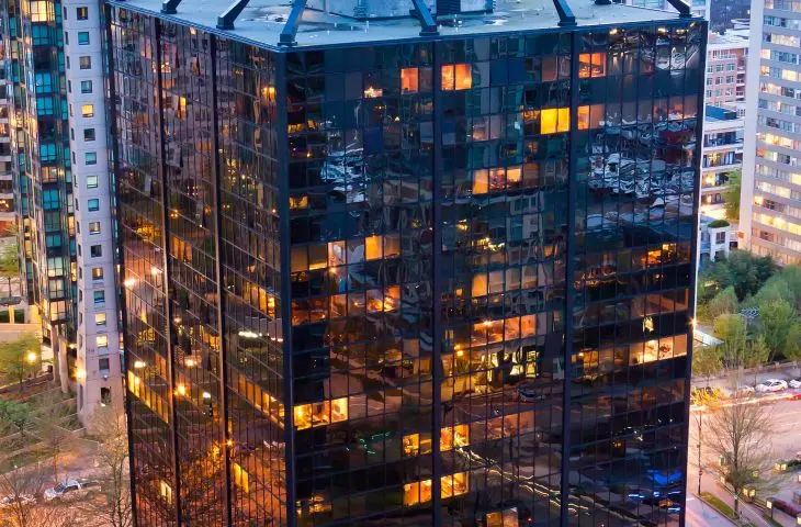 The Qube, a three-liner in Vancouver, 1969, projet: Rhone and Iredale, constr.: Boguslaw Babicki