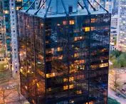 The Qube, a three-liner in Vancouver, 1969, projet: Rhone and Iredale, constr.: Boguslaw Babicki