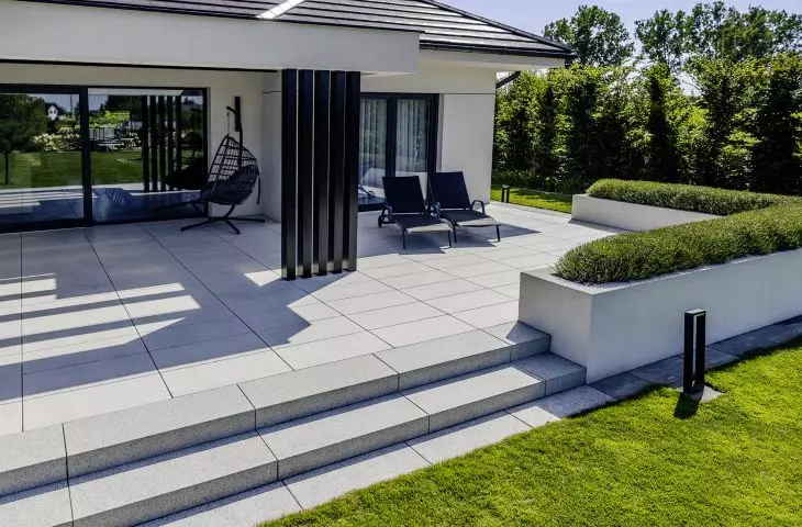 Architect 60x60 terrace tiles - delicate white