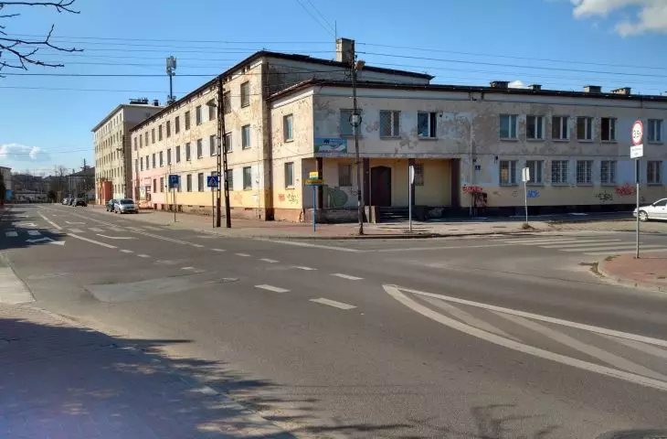 Dawny budynek Państwowej Szkoły Muzycznej i Starostwa Powiatowego w Starachowicach przed przebudową