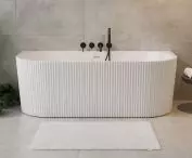 Leya bathtub