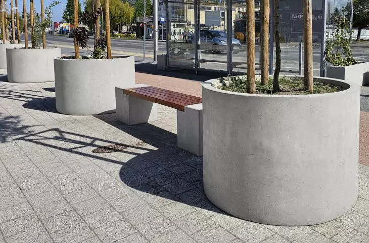 Maryla2 deco flower pot made with architectural concrete technology