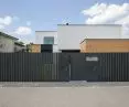Front fence - ridge fence with quartz sinter walls