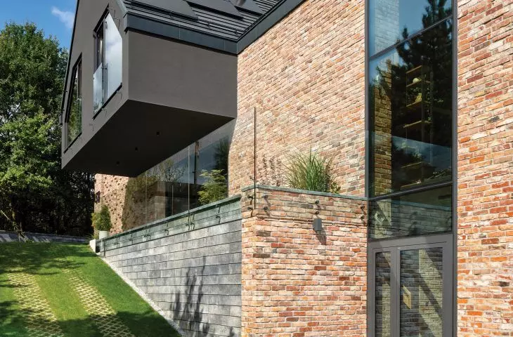 Aluminum, PVC and steel windows - WIŚNIOWSKI offer a full range of materials