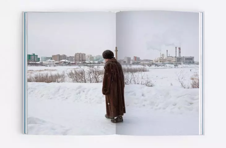 książka „Concrete Siberia”, na zdjęciu: Jakuck 