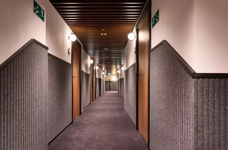 Oświetlenie ciagów komunikacyjnych we Wroclaw Hotel