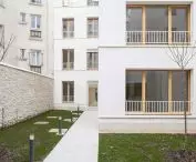 Residential block at 18 Rue Pradier in Paris