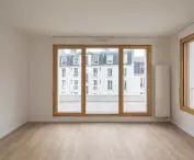 Residential block at 18 Rue Pradier in Paris