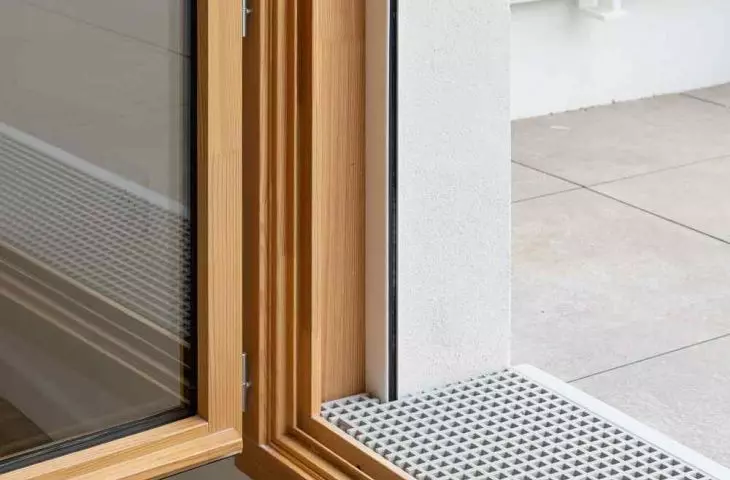 Blok mieszkaniowy przy 18 Rue Pradier w Paryżu