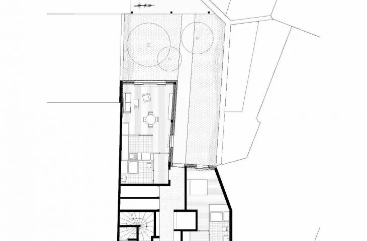 Residential block at 18 Rue Pradier in Paris