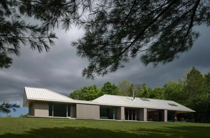 Ridge House in Canada