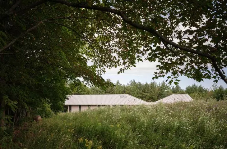 Ridge House in Canada