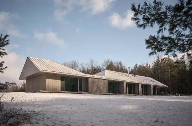 Ridge House in Canada
